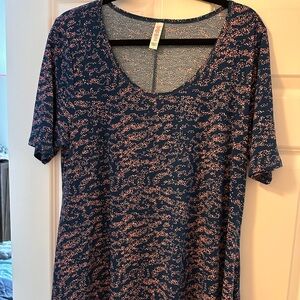 Never worn tunic. Lularoe. Size L. Blue and lilac.